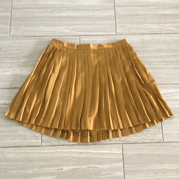 Adorable Gap Skirt - Picture 4 of 4